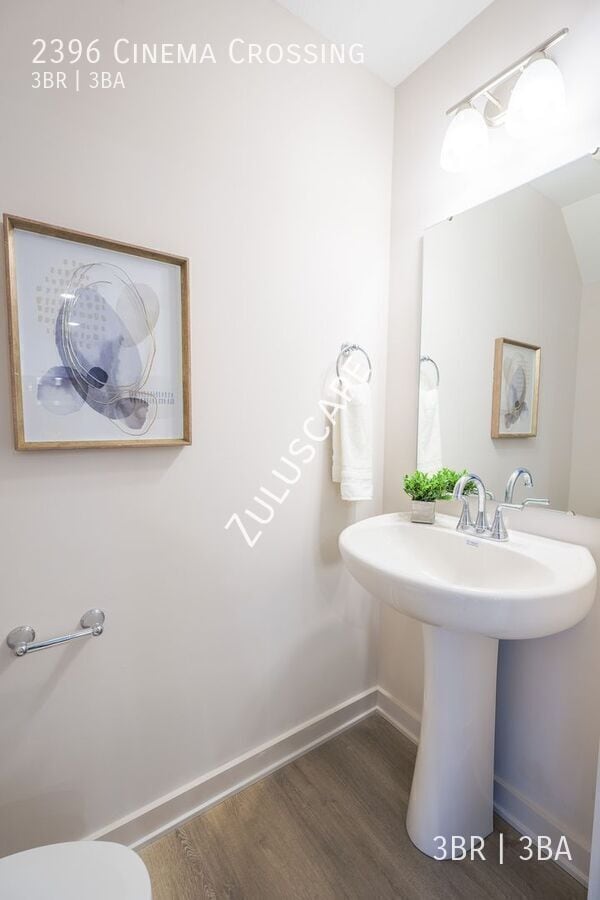 Building Photo - 2396 Cinema Crossing