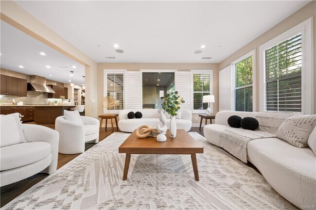 Building Photo - 74 Gainsboro