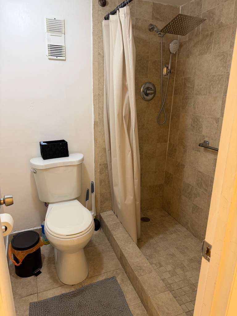 Building Photo - 9180 Fontainebleau Blvd