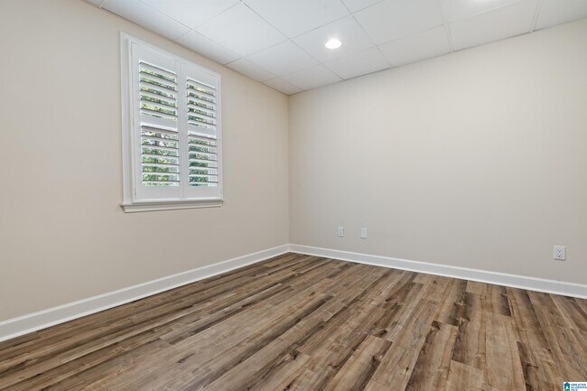 Building Photo - 5249 Meadow Garden Ln