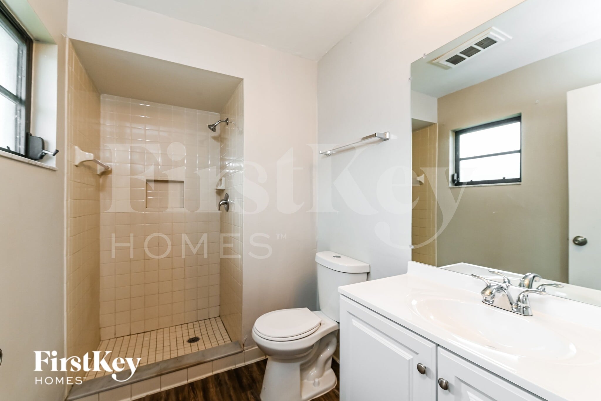 Building Photo - 2128 SE 3rd Terrace