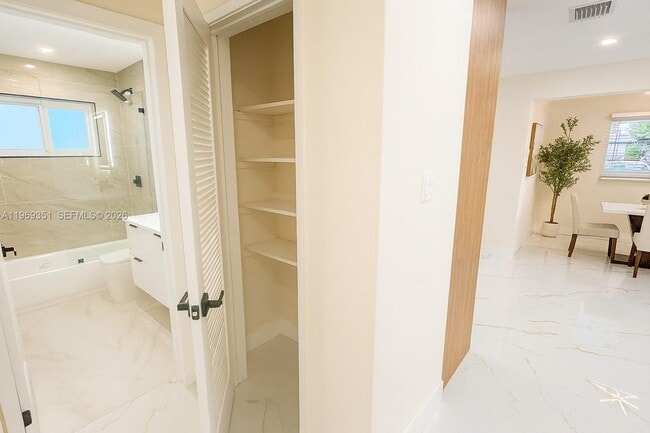 Building Photo - 3801 NE 16th Terrace