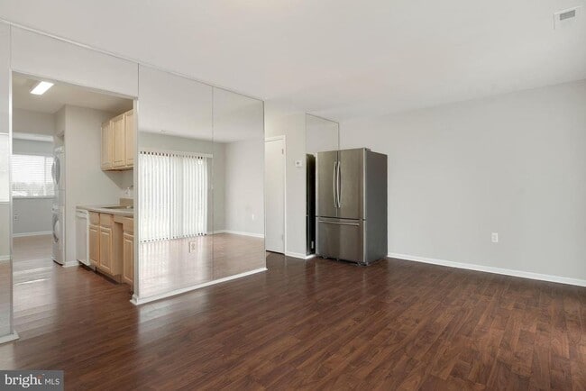 Building Photo - 6401 Woodgreen Cir