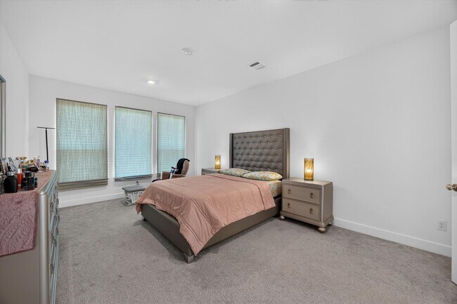Building Photo - 7410 Wildrye Mdw Ln
