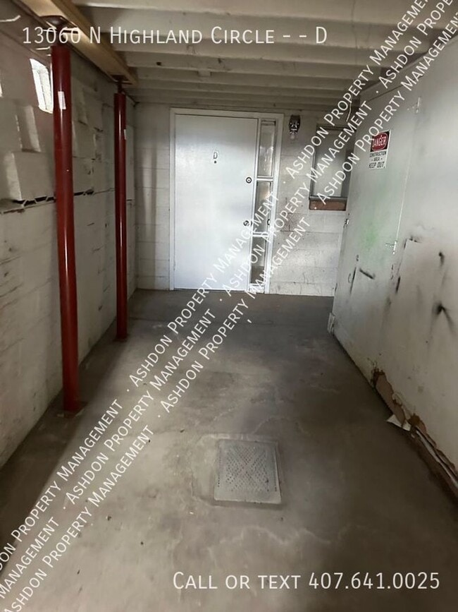 Building Photo - 13060 N Highland Cir