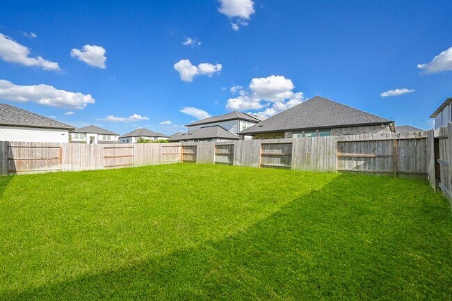 Building Photo - 21827 Erskine Peaks Pl