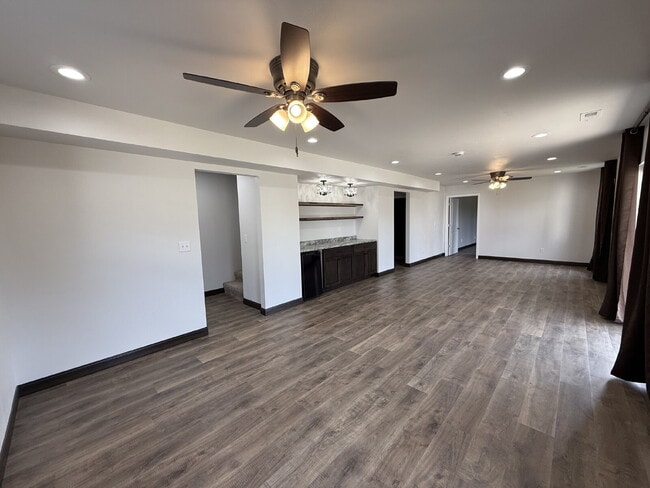 Building Photo - 4BR Basement Home