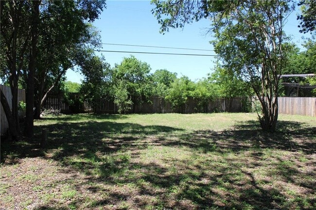 Building Photo - 3020 Great Valley Dr