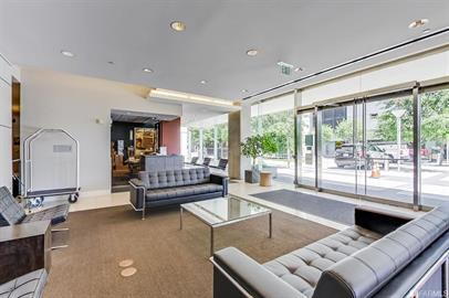 Building Photo - A beautiful  1 Bedroom 1 Bathroom at the B...