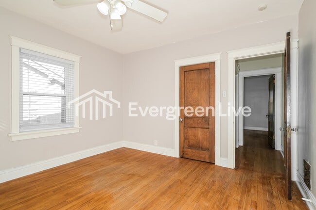 Building Photo - 316 N Hills Dr