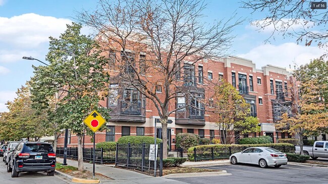 Building Photo - 948 W 15th Pl