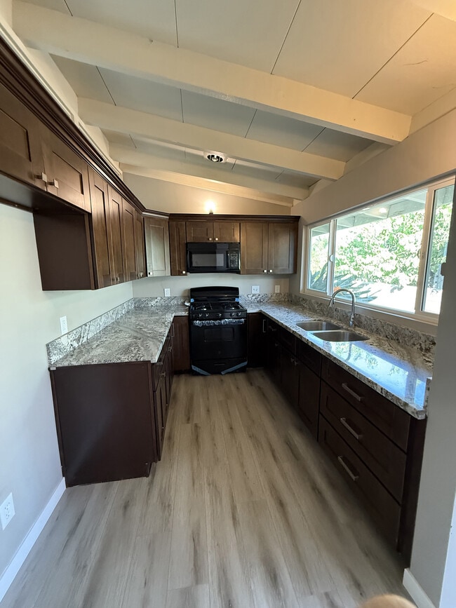 Building Photo - 4250 Kansas Ave