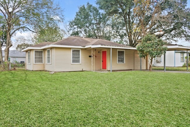 Building Photo - 505 S 4th St