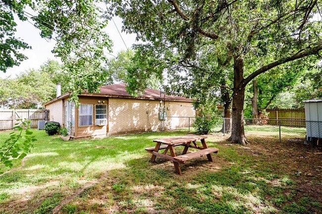 Building Photo - 619 San Benito Ct