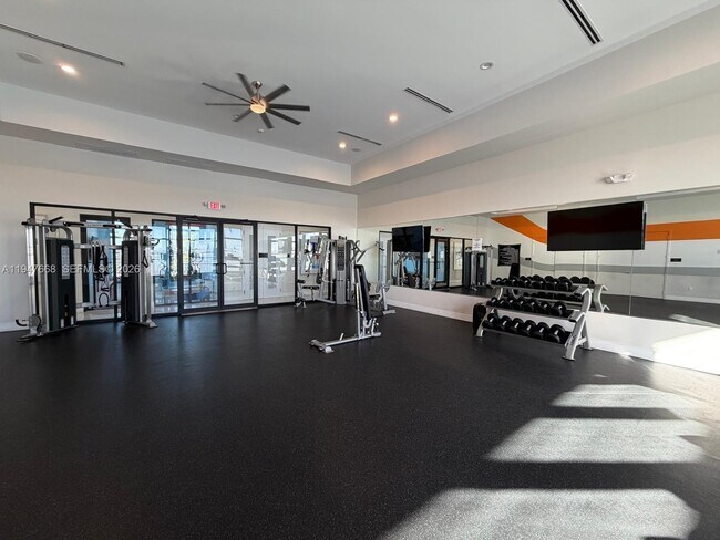 Building Photo - 909 NE 211th St