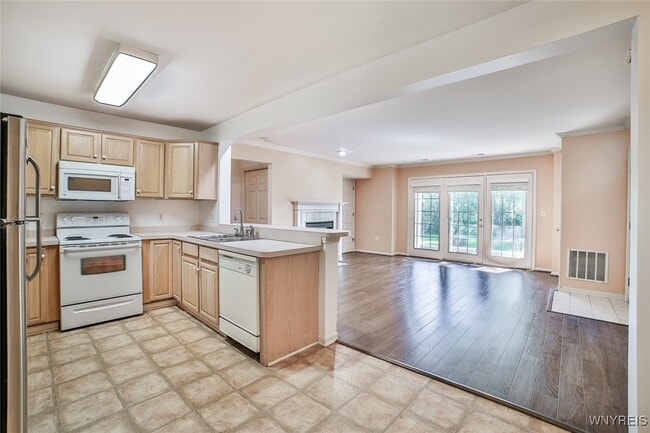 Building Photo - 2775 N Forest Rd