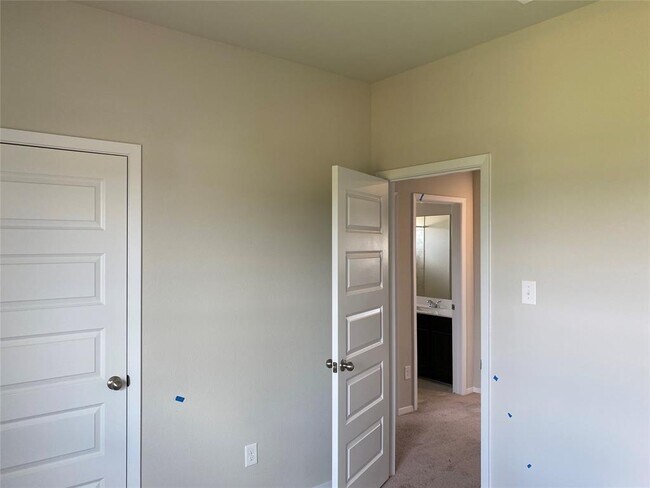 Building Photo - 106 Crooked Trail