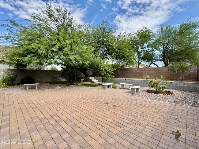 Building Photo - 2327 E Precious Shard Ct