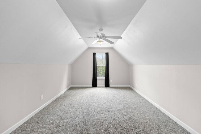 Building Photo - 720 Camwheel Dr