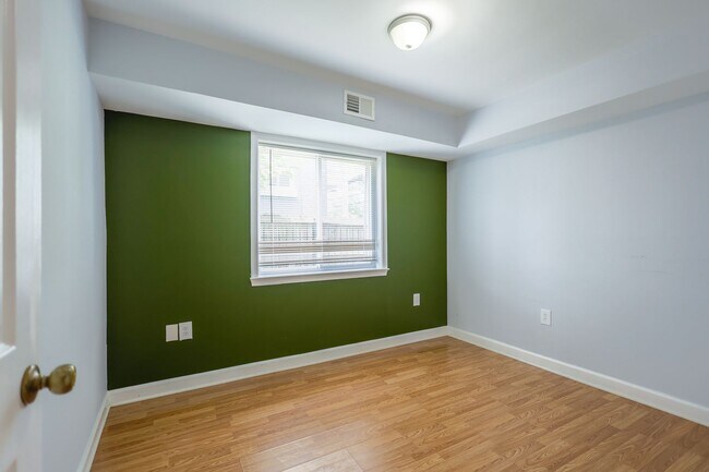 Building Photo - Charming 2 BR/1 BA Apartment in Deanwood –...