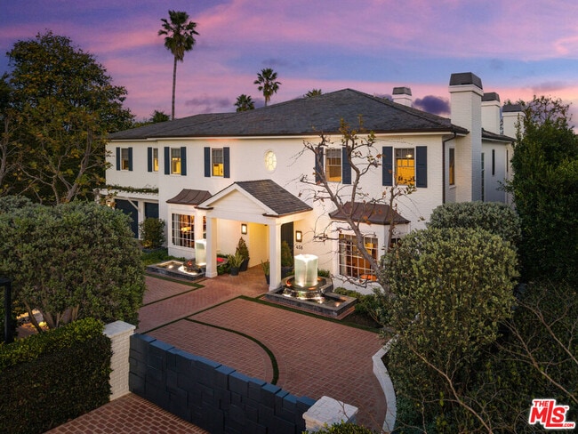 Building Photo - 458 Toyopa Dr