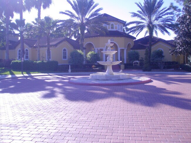 Building Photo - Annual turnkey furnished renovated GATED COMMUNITY**3 BEDROOM TOWNHOUSE