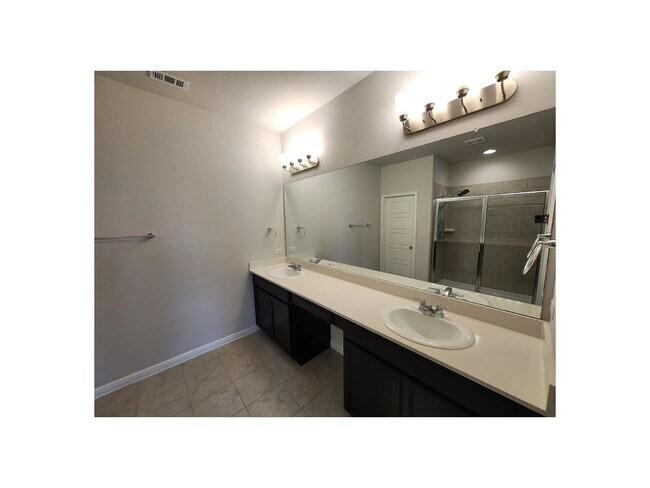 Building Photo - 449 Gaida Loop