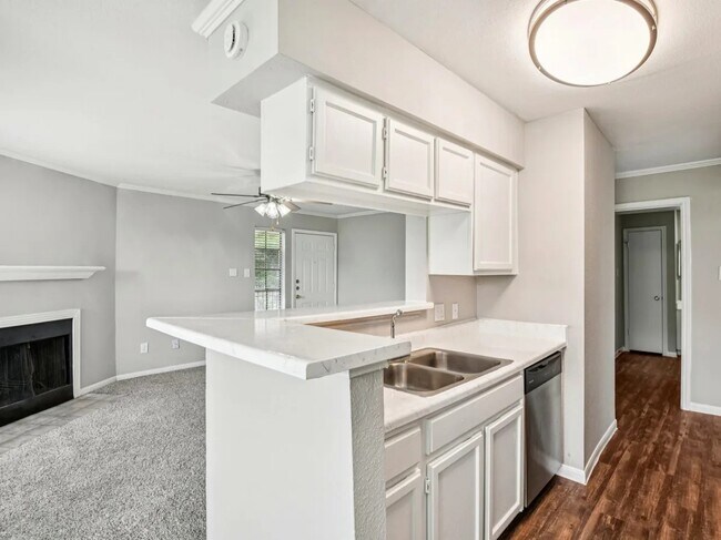 Building Photo - 4211 Clay Hill Dr