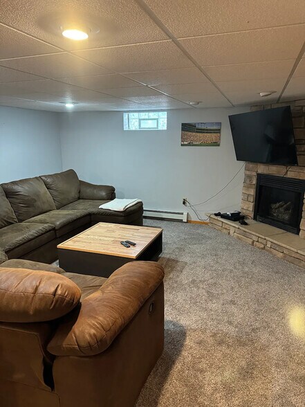 Building Photo - 2870 Brook Hills Dr