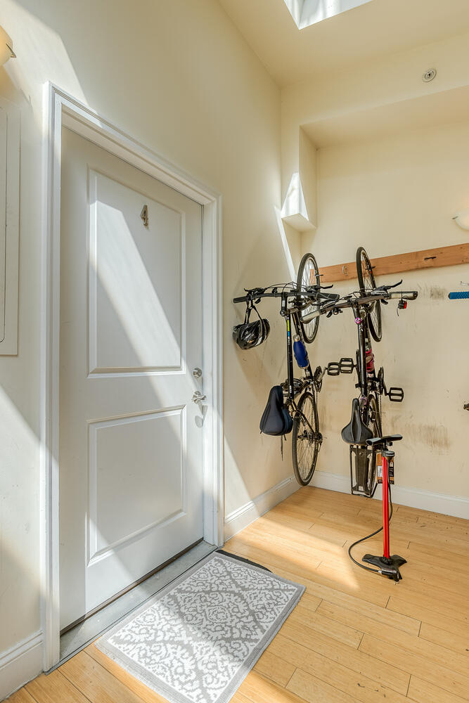 Building Photo - 2713 Ontario Rd NW