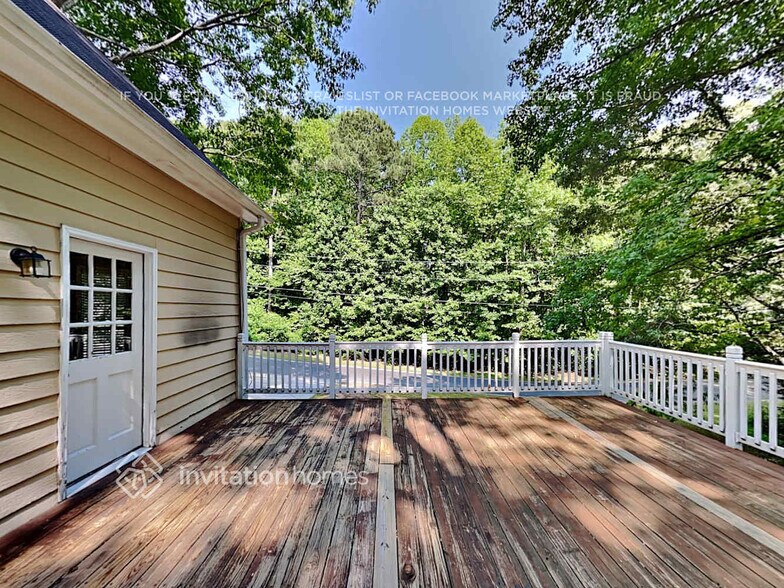 Building Photo - 6101 Crabapple Pl