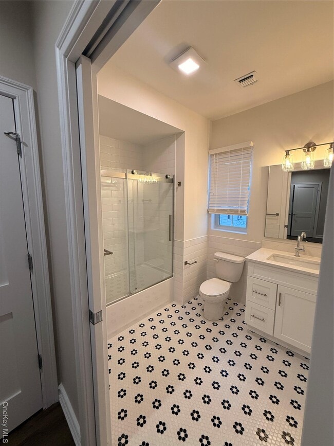 Building Photo - 122 Greenwich Ave