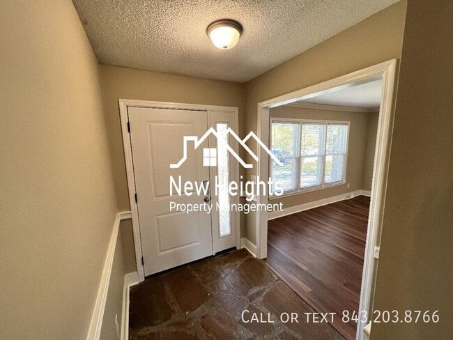 Building Photo - 8165 Poplar Ridge Rd
