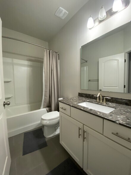 Building Photo - Room in Townhome on Ainslie Downs St