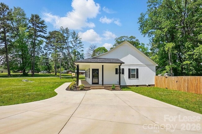 Building Photo - 301 Tomberlin Rd