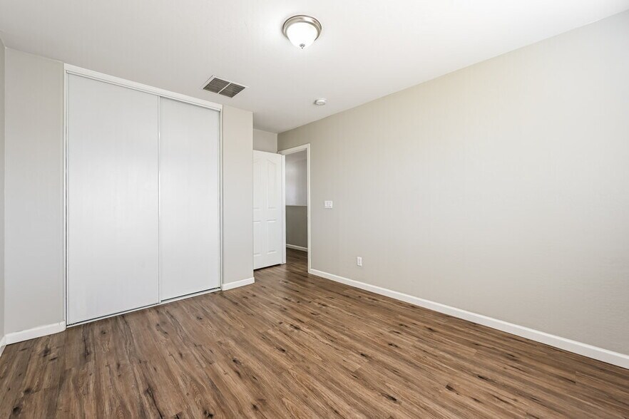 Building Photo - 11565 W Brown St