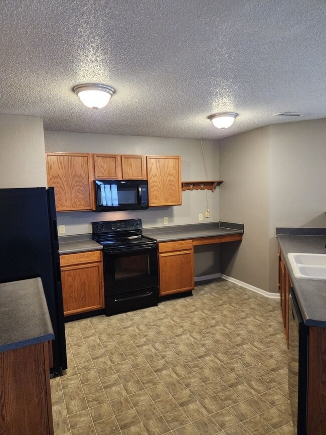 Building Photo - Great single family home!