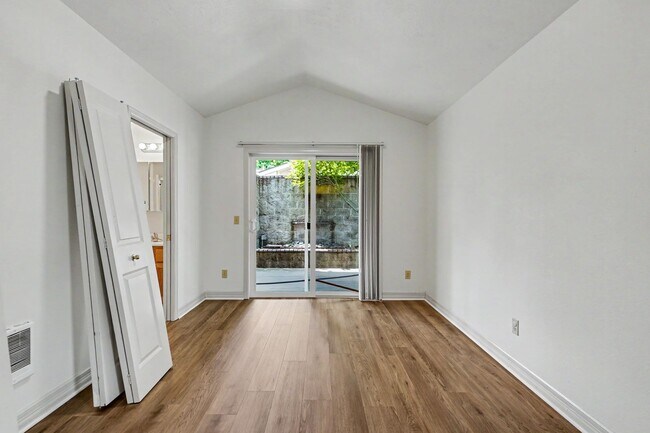 Building Photo - Winter Duplex - VPM215153W-4