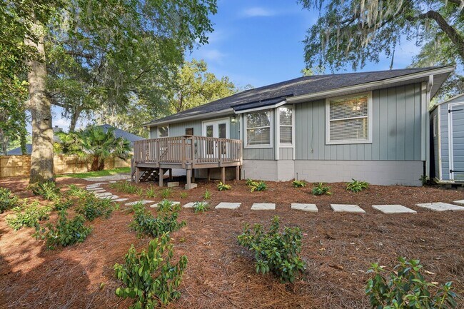 Building Photo - Wellington Place 3 Bedroom 2 Bath
