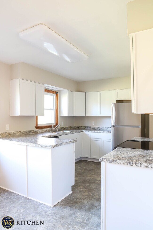 Kitchen - 704 McCullum Ave