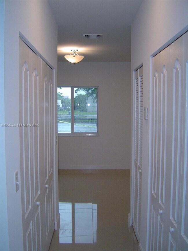 Building Photo - 1153 SW 13th St