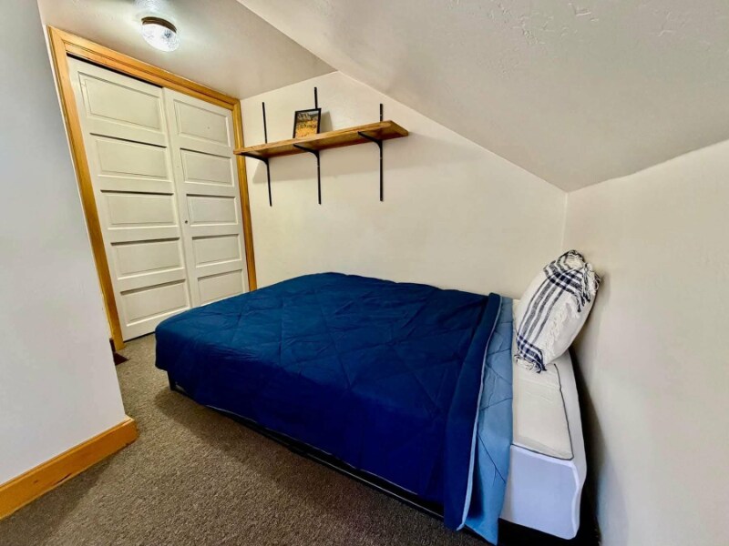 Building Photo - 528 W Columbia St