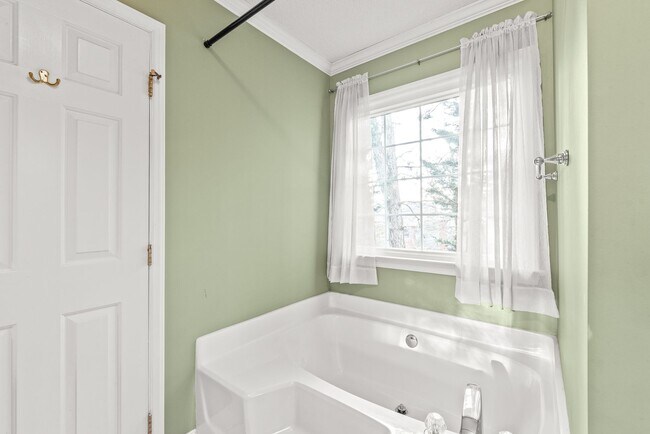 Building Photo - (Coming Soon) Full Brick Home in Matthews!