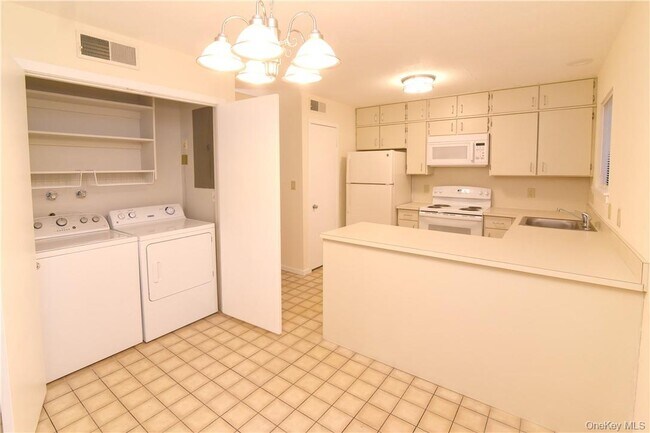 Building Photo - 188 Heritage Hills