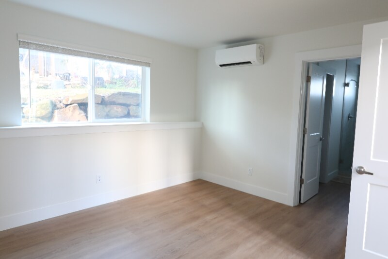 Building Photo - 12907 SE Ridgecrest Rd