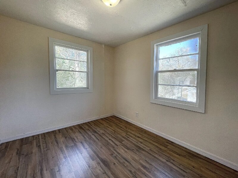 Building Photo - 1431 W 18th St