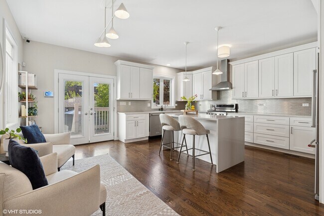 Building Photo - 3331 W Crystal St