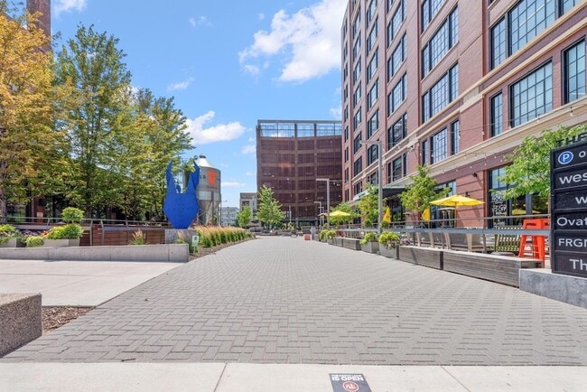 Building Photo - 748 N 3rd St