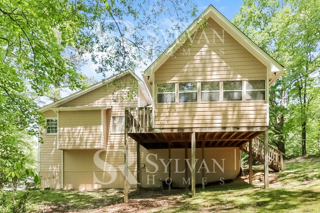 Building Photo - Living where You Love is Good for your Heart!