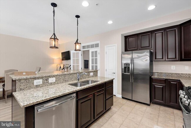 Building Photo - 364 Chessington Dr